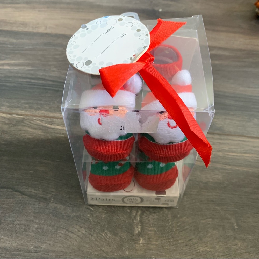 🌷2 pairs of baby socks in box (0-12 months)